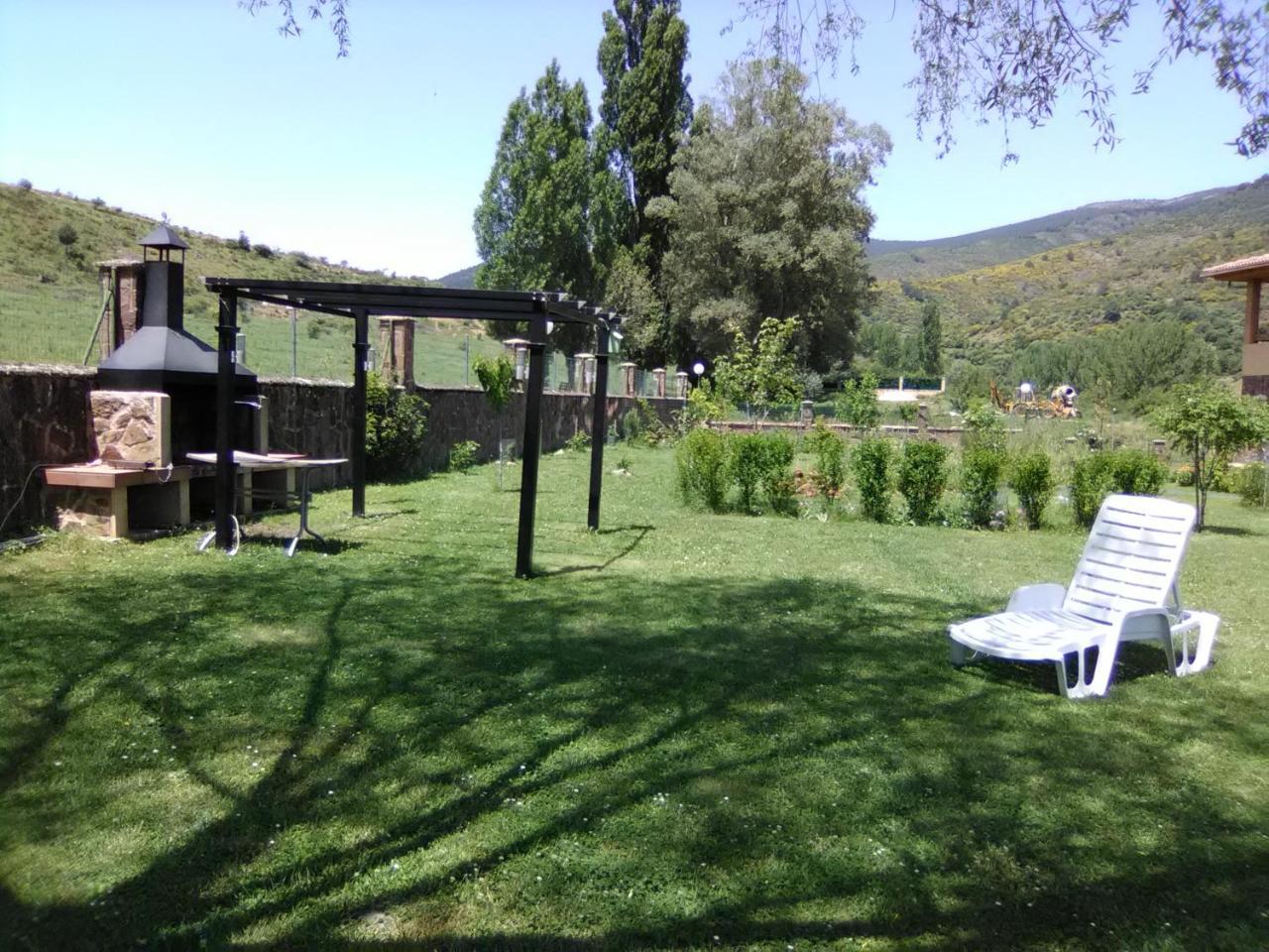 Hotel Villaneila Exterior photo
